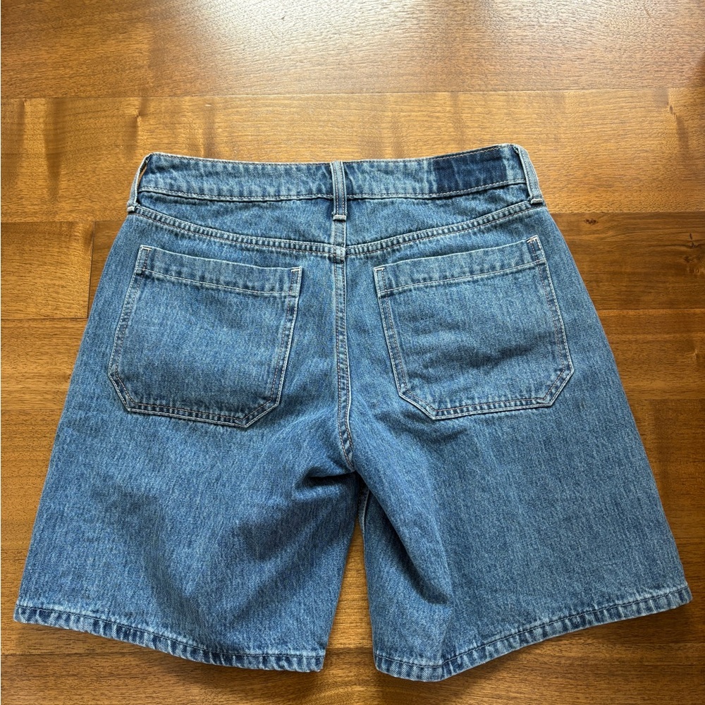 NEW Hollister Low Rise Baggy Jean Shorts / Jorts - Picture 2 of 2